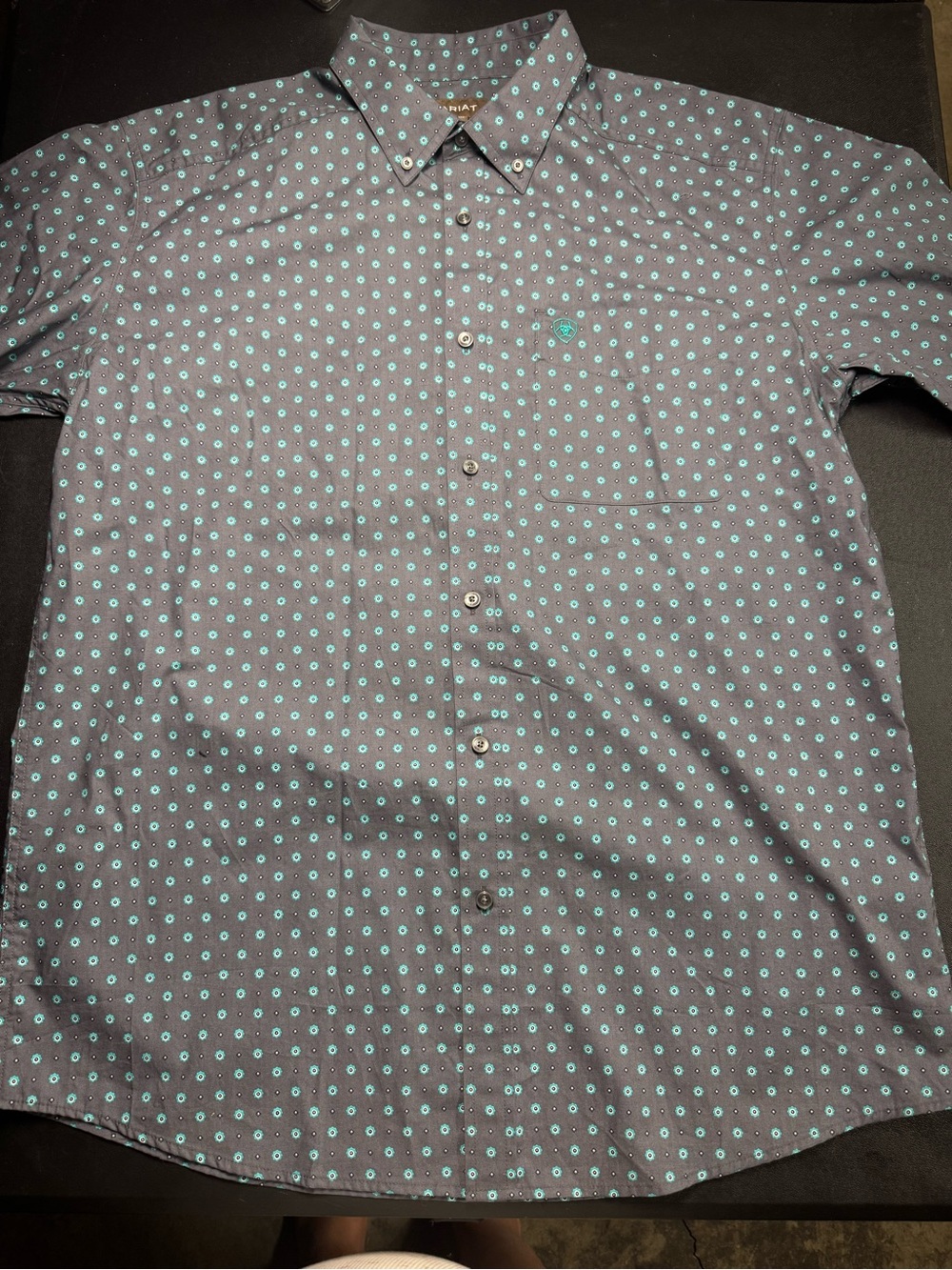Ariat Men's Johnnie Classic Fit Short Sleeve Button Down Shirt Grey Geo Print